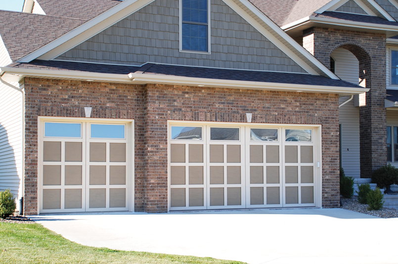 Courtyard Garage Door 162A